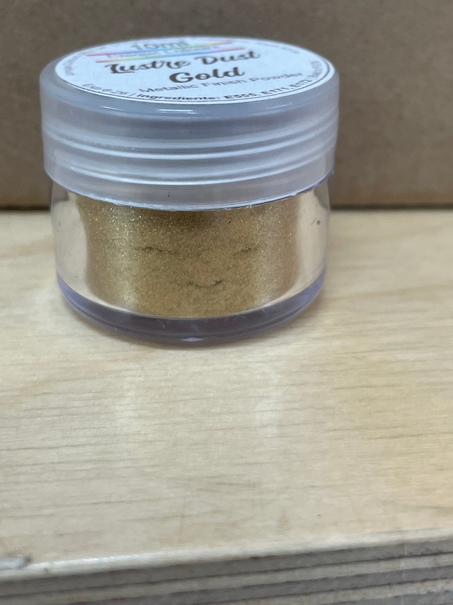 Unique luster dust